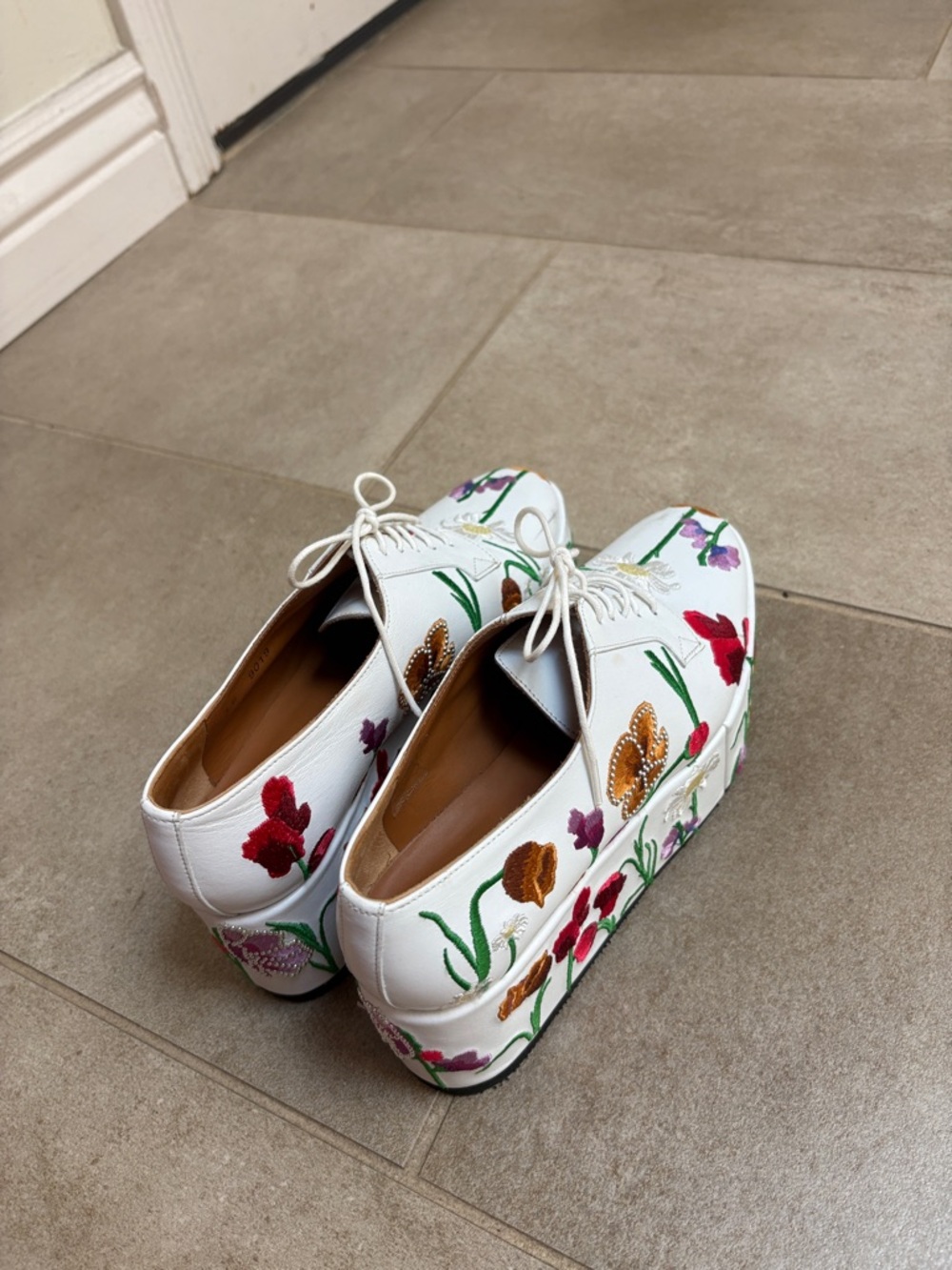 Robert Clergerie White Floral Embroidered Platform Oxfords